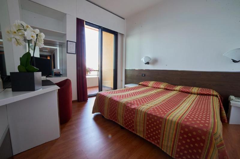 ארונה Hotel Concorde מראה חיצוני תמונה